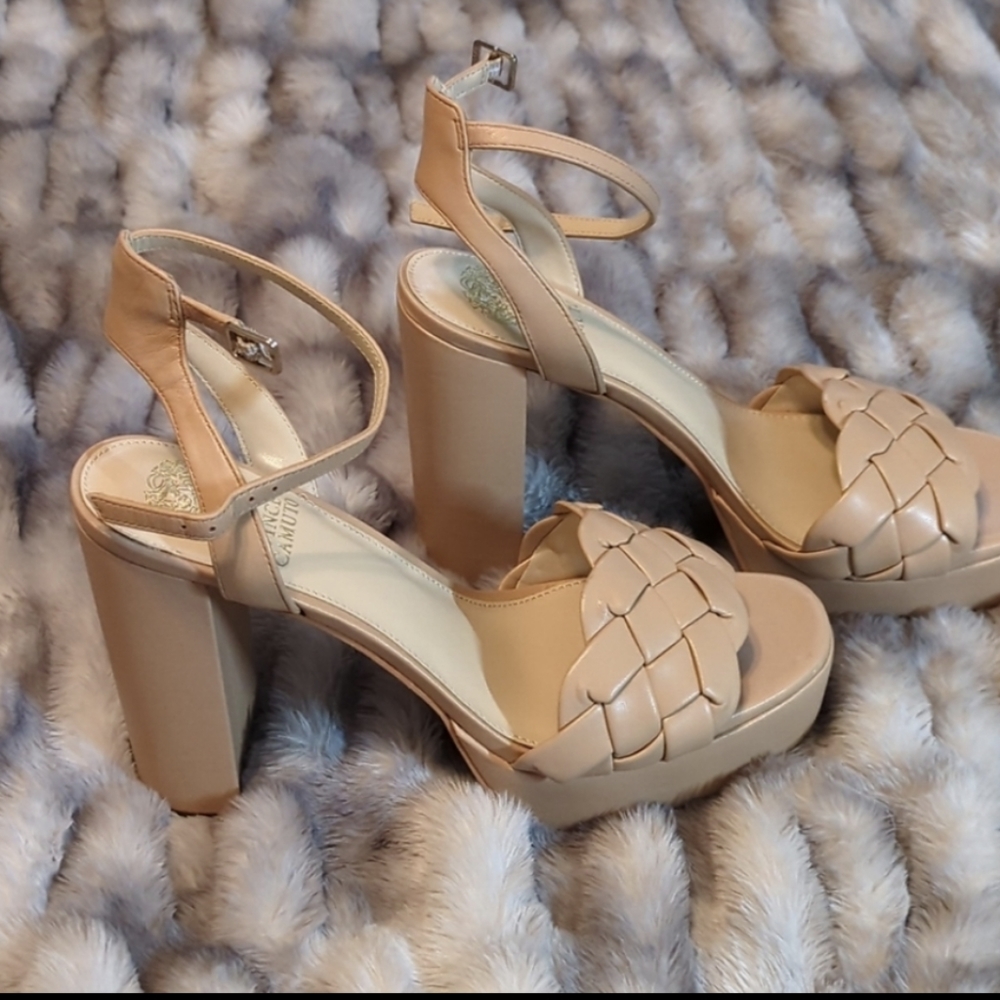 Brand new Vince Camuto Cream Heels ๐ - Picture 6 of 6